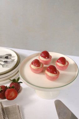 Kremalı Light ve Yumuşak Fransız Eklemeleri