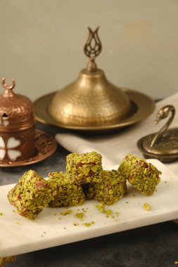 Pastel Renkli Türk Zevki Festivaller İçin
