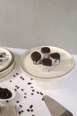 Kremalı Light ve Yumuşak Fransız Eklemeleri