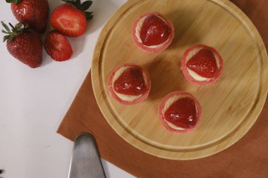 Kremalı Light ve Yumuşak Fransız Eklemeleri