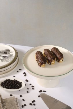 Kremalı Light ve Yumuşak Fransız Eklemeleri