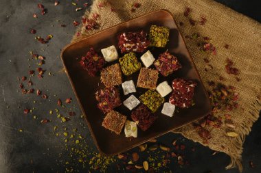 Pastel Renkli Türk Zevki Festivaller İçin