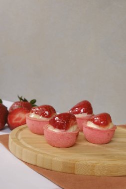 Kremalı Light ve Yumuşak Fransız Eklemeleri