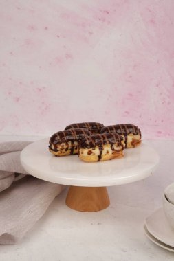 Kremalı Light ve Yumuşak Fransız Eklemeleri