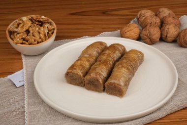 Zengin Şuruplu Otantik Türk Tatlısı