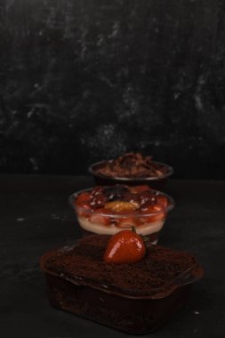 Yaratıcı Pasta Sanatı: Modern Tasarımlı Doğum Günü Pastası