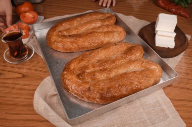 Türk Borek Kıymık ve Soğanla Dolu