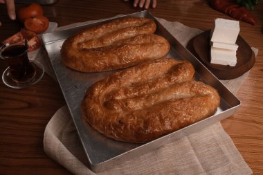Türk Borek Kıymık ve Soğanla Dolu