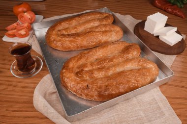 Türk Borek Kıymık ve Soğanla Dolu