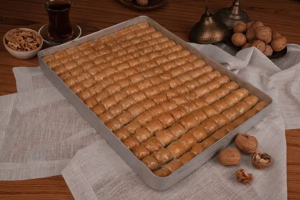 Ev yapımı Baklava 'nın Altın Çıtır Tabakları