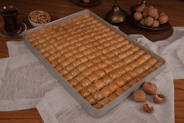 Ev yapımı Baklava 'nın Altın Çıtır Tabakları