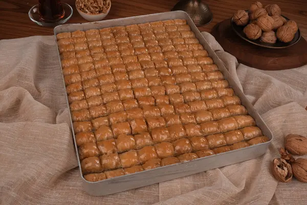 Ev yapımı Baklava 'nın Altın Çıtır Tabakları