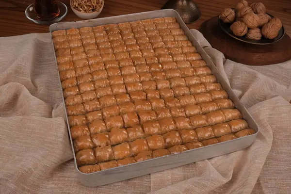 Ev yapımı Baklava 'nın Altın Çıtır Tabakları