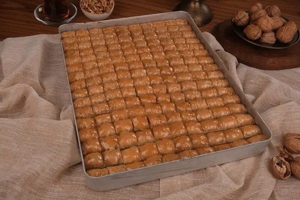 Ev yapımı Baklava 'nın Altın Çıtır Tabakları