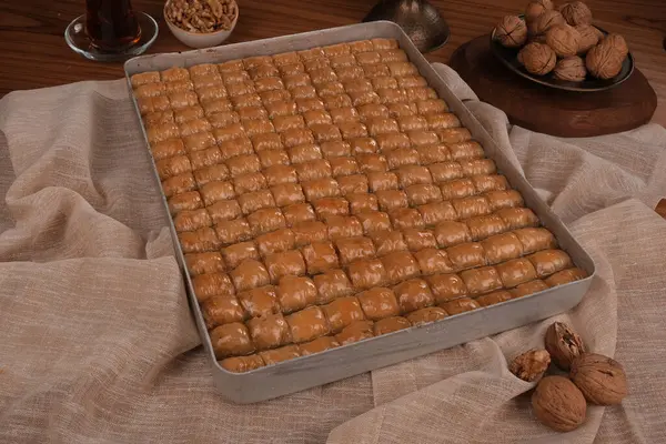 Ev yapımı Baklava 'nın Altın Çıtır Tabakları