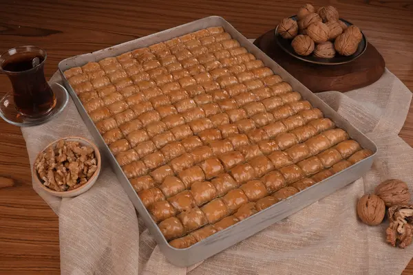Ev yapımı Baklava 'nın Altın Çıtır Tabakları
