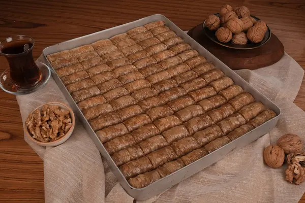 Ev yapımı Baklava 'nın Altın Çıtır Tabakları