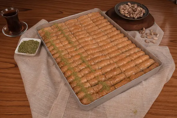 Ev yapımı Baklava 'nın Altın Çıtır Tabakları