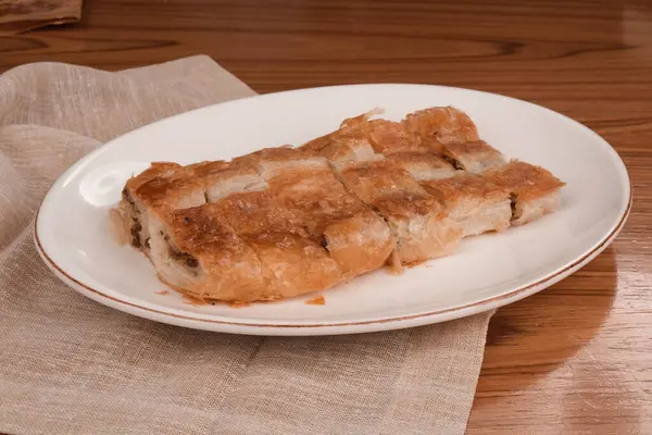 Türk Borek Çeşitlilik Tabağı Paylaşım İçin