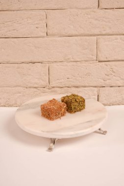 Geleneksel Pazar Ayarlarında Otantik El Yapımı Lokum