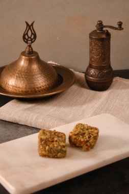 Geleneksel Pazar Ayarlarında Otantik El Yapımı Lokum