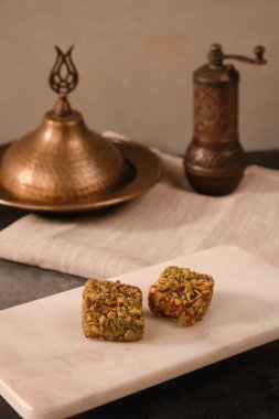 Geleneksel Pazar Ayarlarında Otantik El Yapımı Lokum