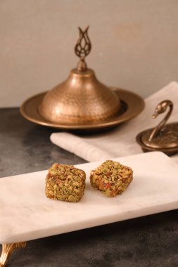 Gül aromalı Türk Lokumu Pistachio Dolgulu