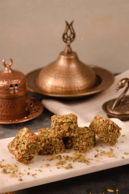 Gül aromalı Türk Lokumu Pistachio Dolgulu