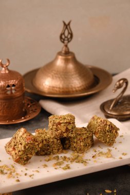 Gül aromalı Türk Lokumu Pistachio Dolgulu