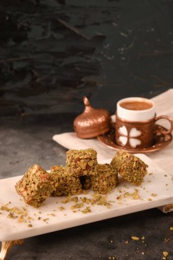 Gül aromalı Türk Lokumu Pistachio Dolgulu