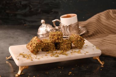 Gül aromalı Türk Lokumu Pistachio Dolgulu