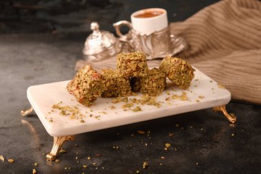 Gül aromalı Türk Lokumu Pistachio Dolgulu