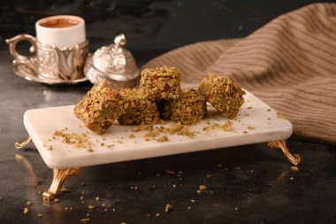 Gül aromalı Türk Lokumu Pistachio Dolgulu
