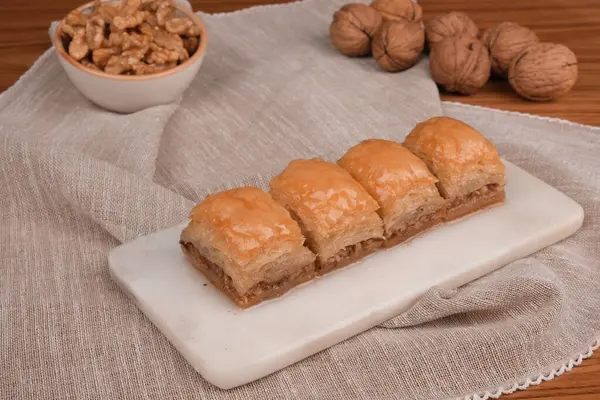 Taze Pişmiş Baklava Parçalarının Yakın Çekimi