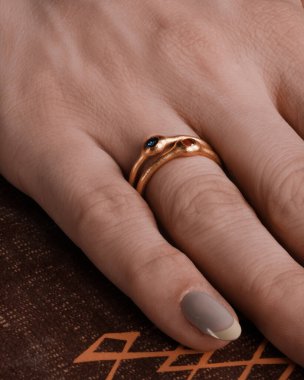 Kalın ve Zarif Elmas ve Altın İfade Parçaları