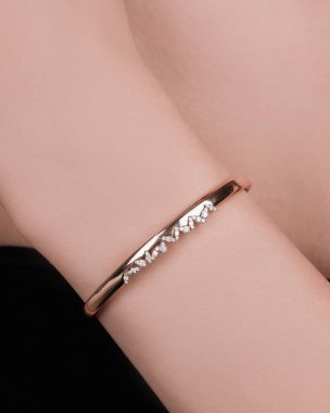 Klasik Altın ve Elmas Düğün Mücevherleri