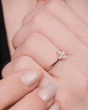 luxury gold and diamond jewelery