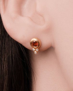 luxury gold and diamond jewelery