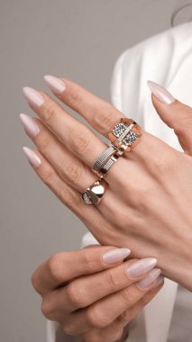 luxury gold and diamond jewelery