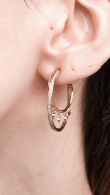 luxury gold and diamond jewelery