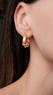 luxury gold and diamond jewelery