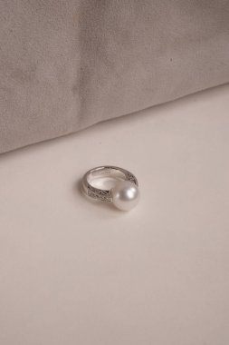 luxury gold and diamond jewelery