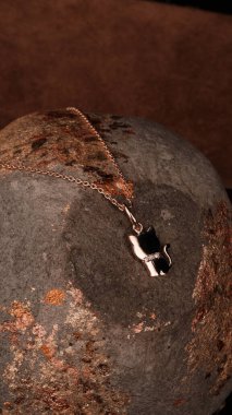 luxury gold and diamond jewelery