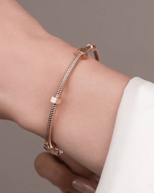 luxury gold and diamond jewelery