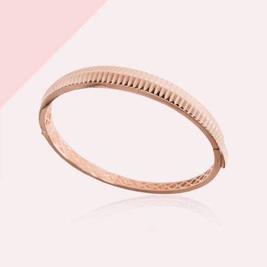 luxury gold and diamond jewelery