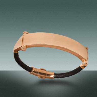 El yapımı değerli mücevherler. Kadınlar için bijouterie ve mücevher altın ve elmaslar