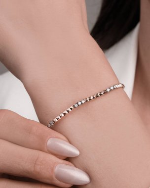 Altından ve elmaslardan oluşan Ebedi Mücevher Tasarımı