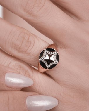 Altından ve elmaslardan oluşan Ebedi Mücevher Tasarımı