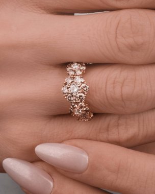 Altından ve elmaslardan oluşan Ebedi Mücevher Tasarımı