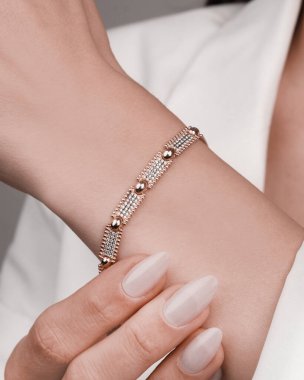 Altından ve elmaslardan oluşan Ebedi Mücevher Tasarımı